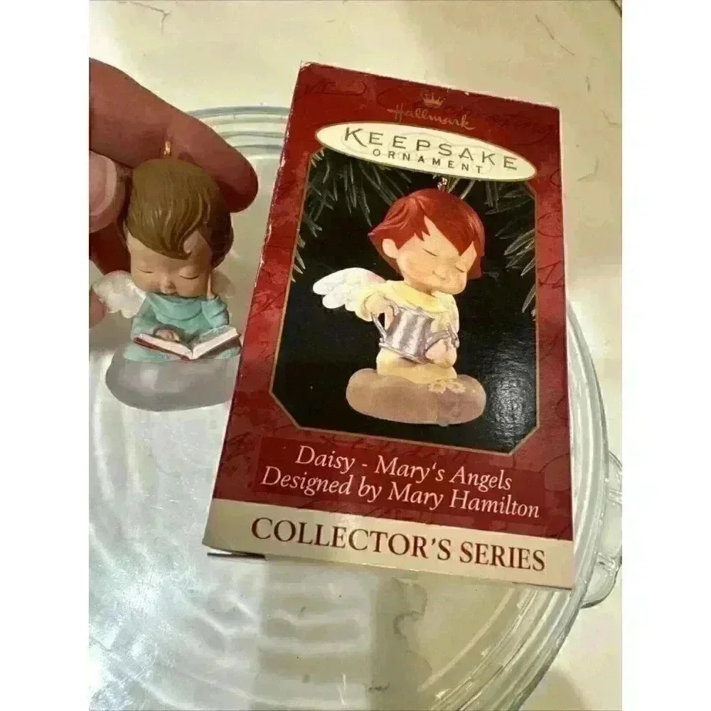 1993 Hallmark Keepsake Christmas Holiday Ornament MARYS ANGELS JOY 6TH IN SERIES